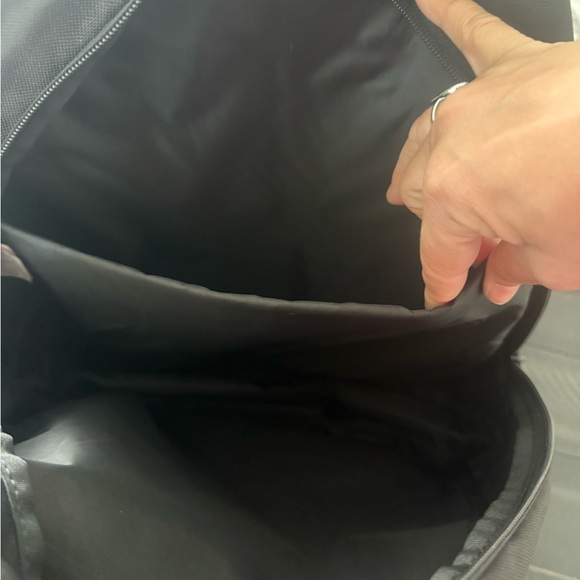 EUC Roxy Women’s Backpack in Black and Gold-Lots of Pockets!! - Picture 7 of 8